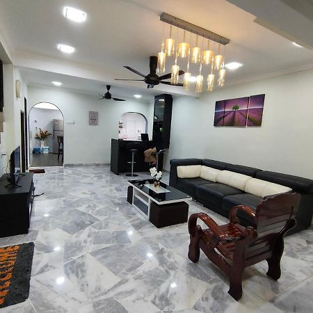 Three-Bedroom House At Tyara Homestay Sunway Petaling Jaya Εξωτερικό φωτογραφία