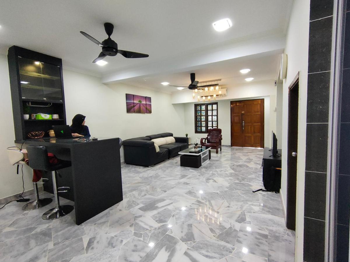 Three-Bedroom House At Tyara Homestay Sunway Petaling Jaya Εξωτερικό φωτογραφία