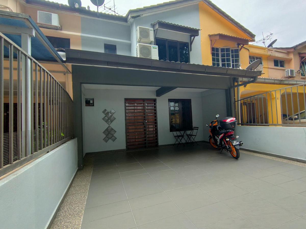Three-Bedroom House At Tyara Homestay Sunway Petaling Jaya Εξωτερικό φωτογραφία